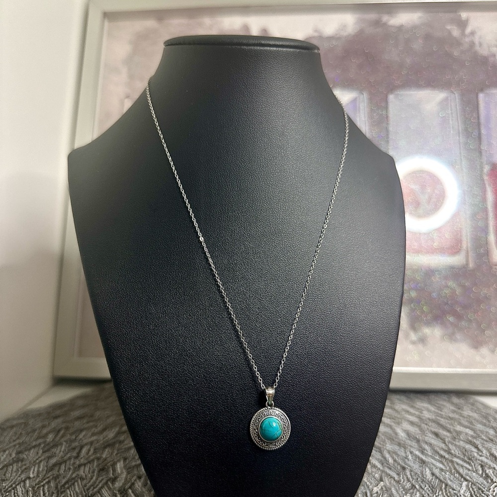 925 sterling silver Natural Turquoise Flat Round Pendant Necklace